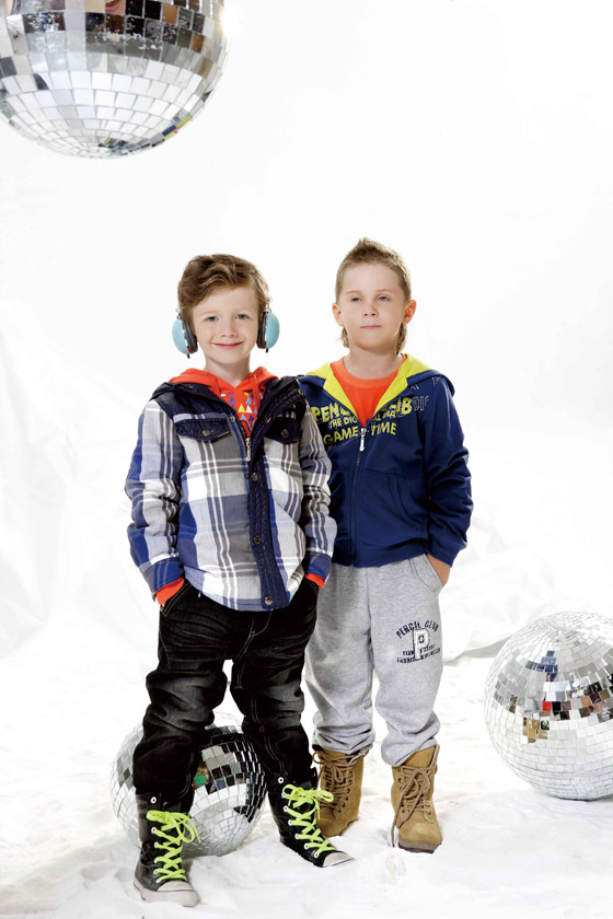 �U�P�㘷������r(sh��)��ͯ�b