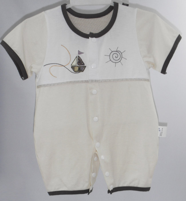 娃愛的蓓蓓寶寶米色連體衣