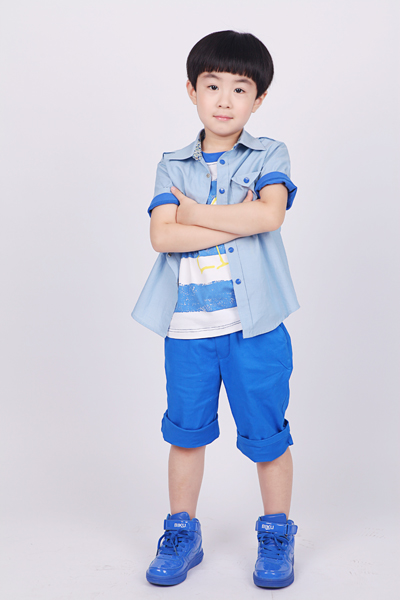 樂鯊新款童裝綠色