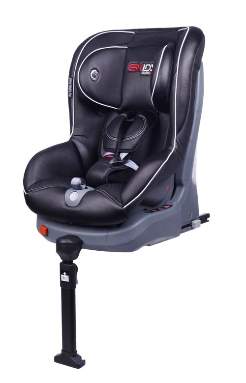 環(huán)球娃娃全球星安全座椅黑色側(cè)面