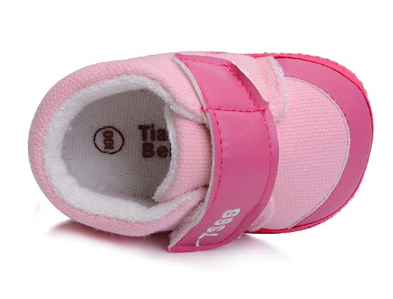 ��ʹ֮����ز�+PU�׃��W(xu��)��Ь��ɫ