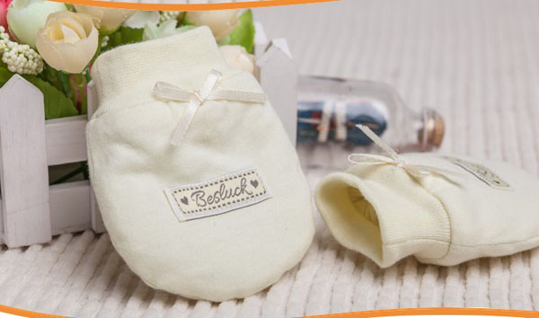 貝斯蘭琪米白色手套