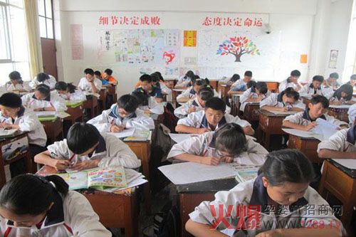 ؐ����������ӛ������ԇ�cDHA֮�g��΢���P(gu��n)ϵ