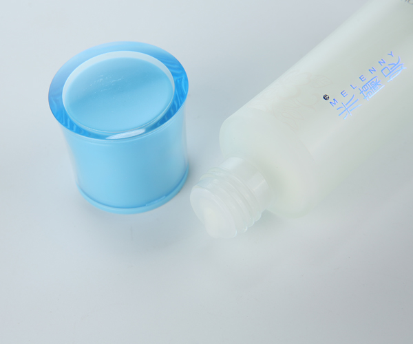 米蘭妮水感透紅蠶絲乳 .jpg