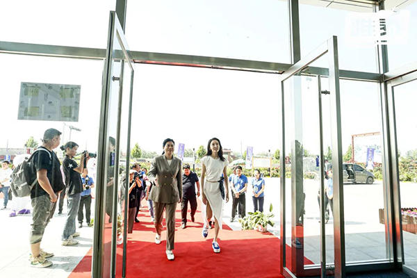 陜西雅泰乳業(yè)全產(chǎn)業(yè)鏈溯源行2.jpg 陜西雅泰乳業(yè)全產(chǎn)業(yè)鏈溯源行2.jpg