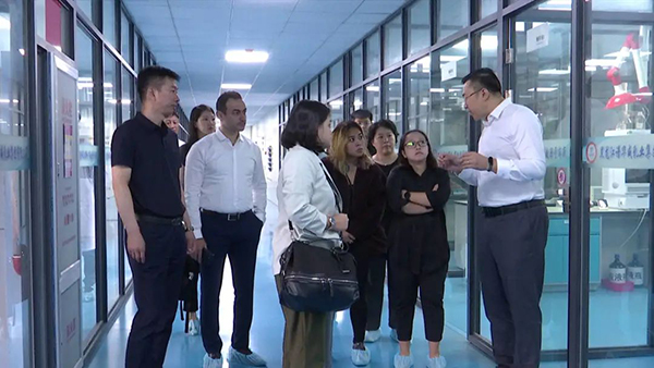 菲律賓客商到我司進(jìn)行參觀考察1.jpg 菲律賓客商到我司進(jìn)行參觀考察1.jpg