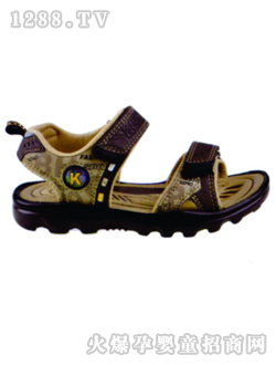 С����(d��ng)�һ�ɫ��Ь