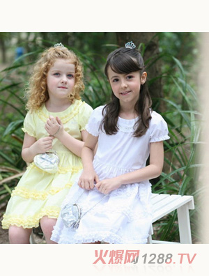 �옷(l��)���R�ɐ�(��i)Ůͯ�b