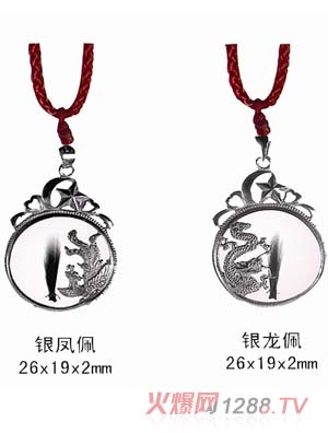 �������y����