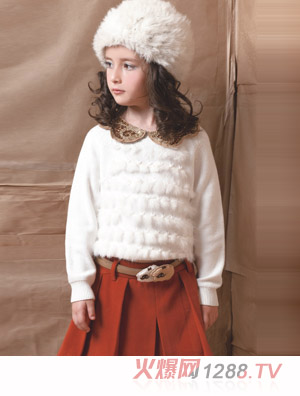 �r��С�~Ůͯ�b��ɫ