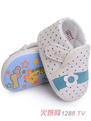 ��ʹ֮?hu��)�͸��PU�׃���ǰЬ�{(l��n)ɫ