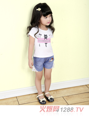 С���ͼ{Ů������ɫ���b